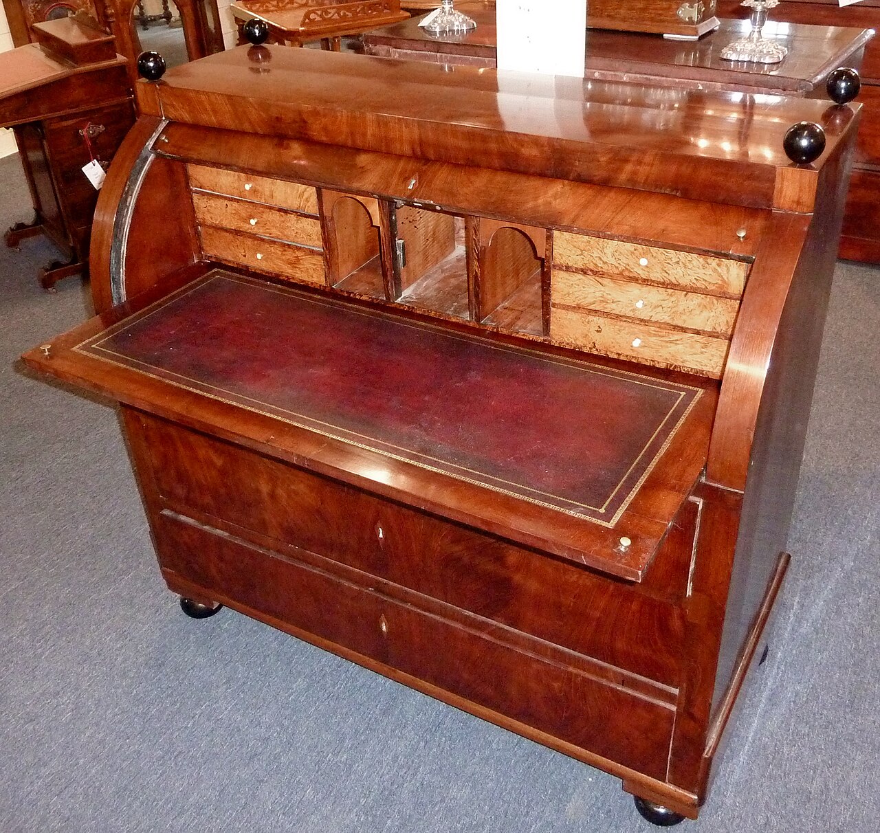 Biedermeier Möbel verkaufen Wien – Sekretär oder Kommode