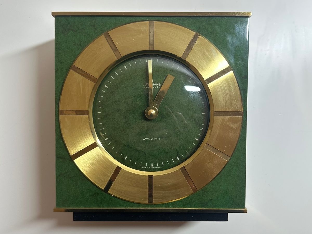 Standuhren Ankauf Wien – antike Tisch- und Standuhren bei ARTHEUM