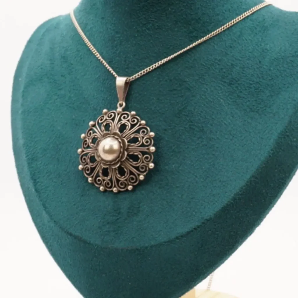 Vintage 880 Silber Anhänger Filigran Rund mit Kette Handarbeit 9 g